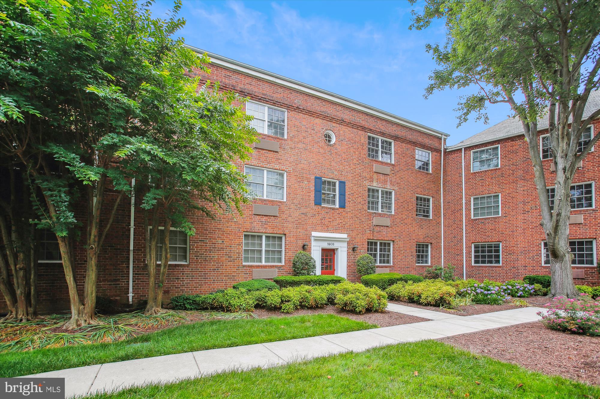 POTOWMACK CROSSING - Residential