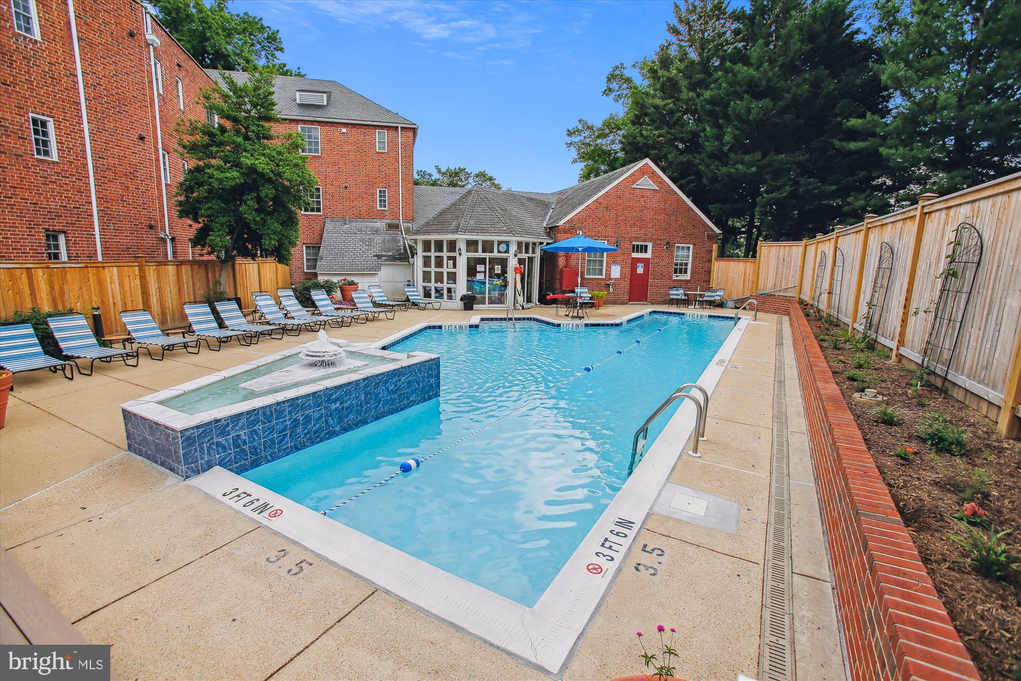 POTOWMACK CROSSING - Residential