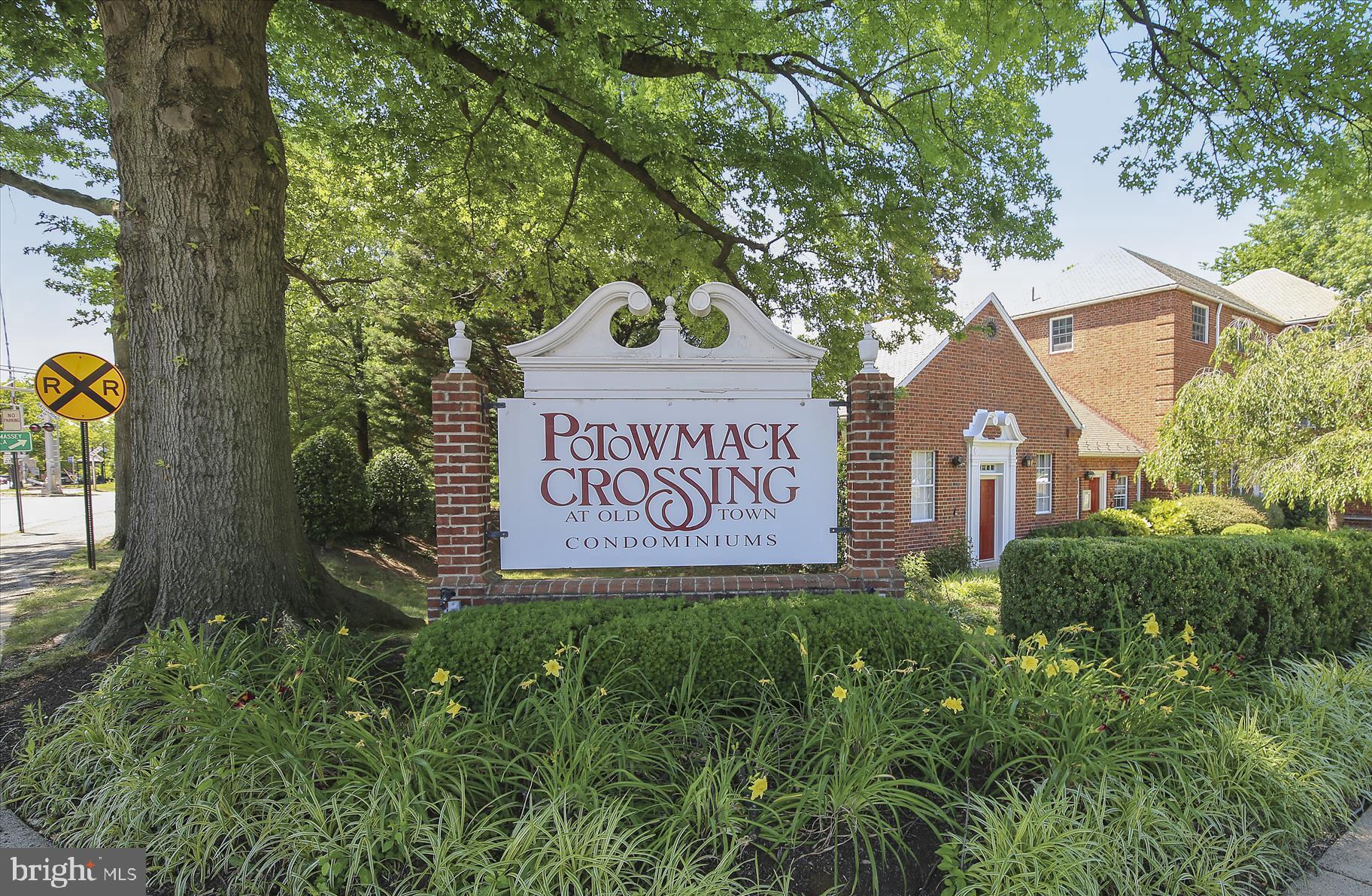 POTOWMACK CROSSING - Residential