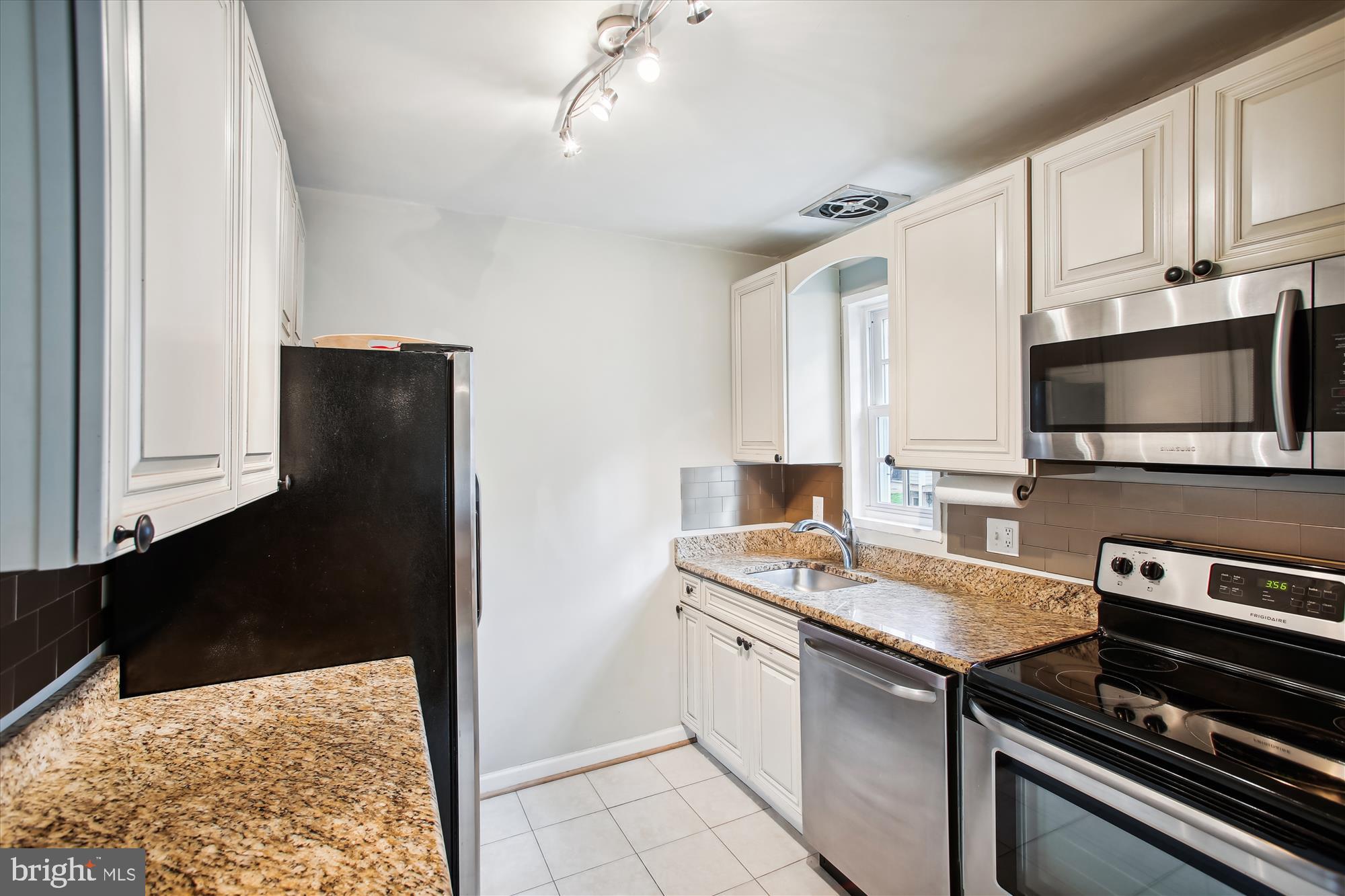 POTOWMACK CROSSING - Residential