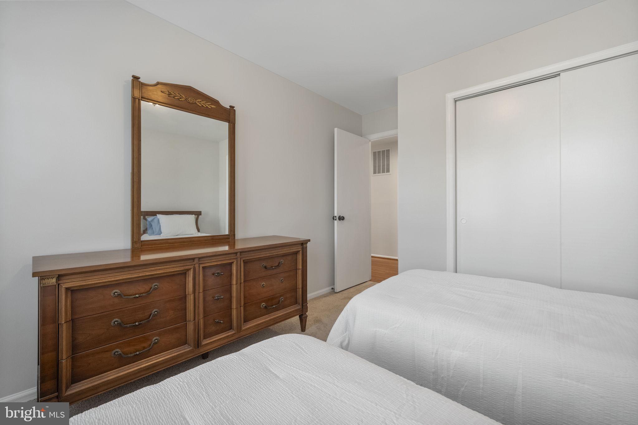 COUNTRYSIDE - Residential