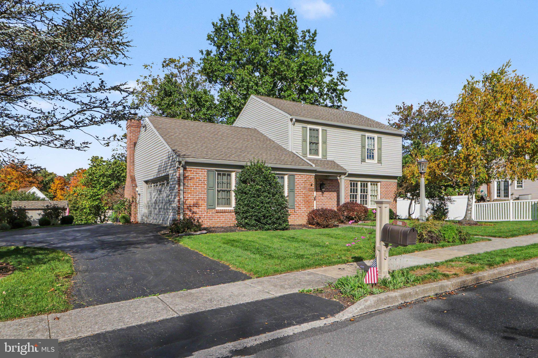 725 LOCKWOOD COURT