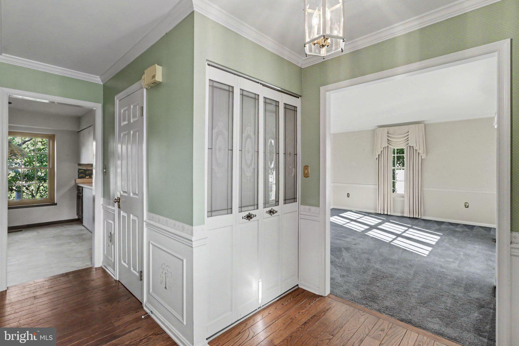 725 LOCKWOOD COURT