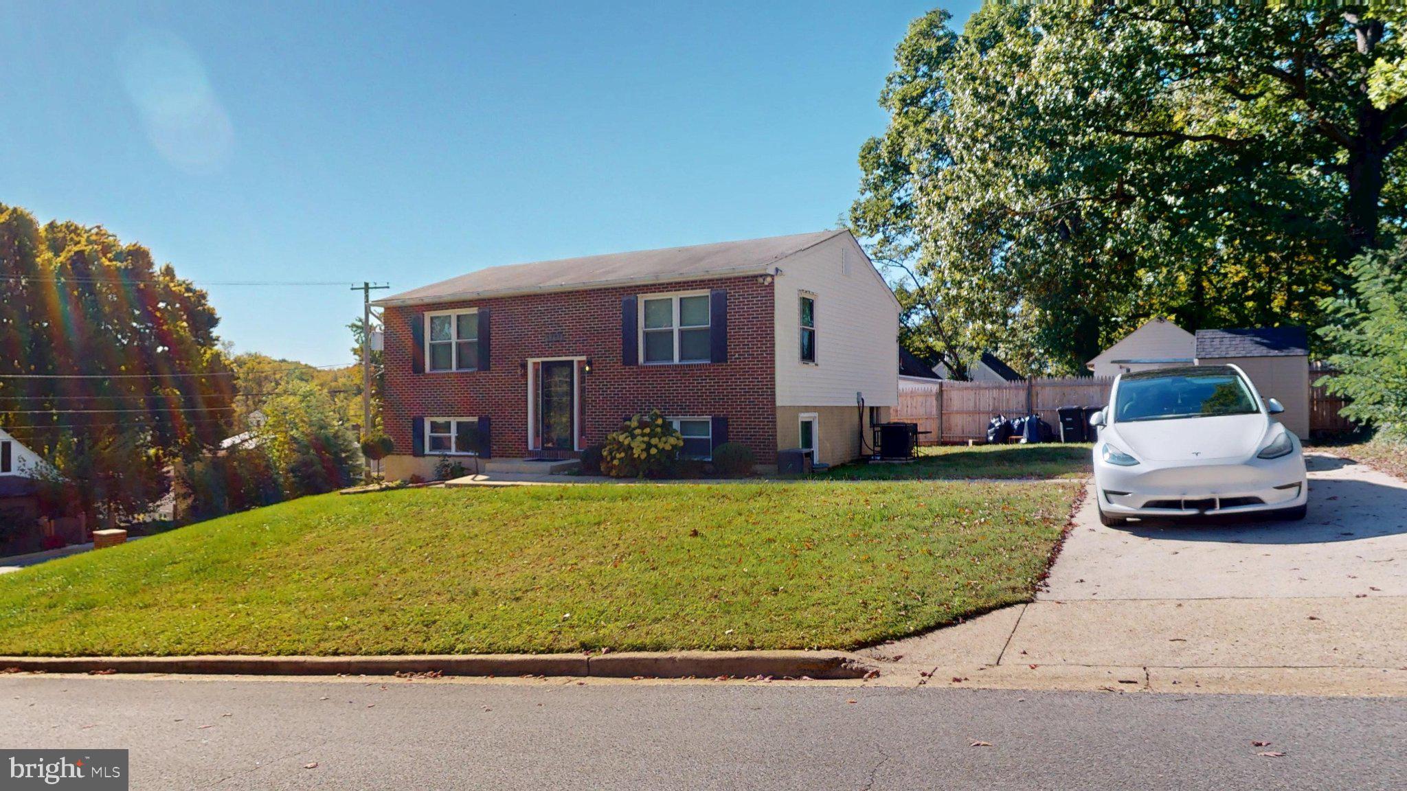 1701 QUARTER AVENUE