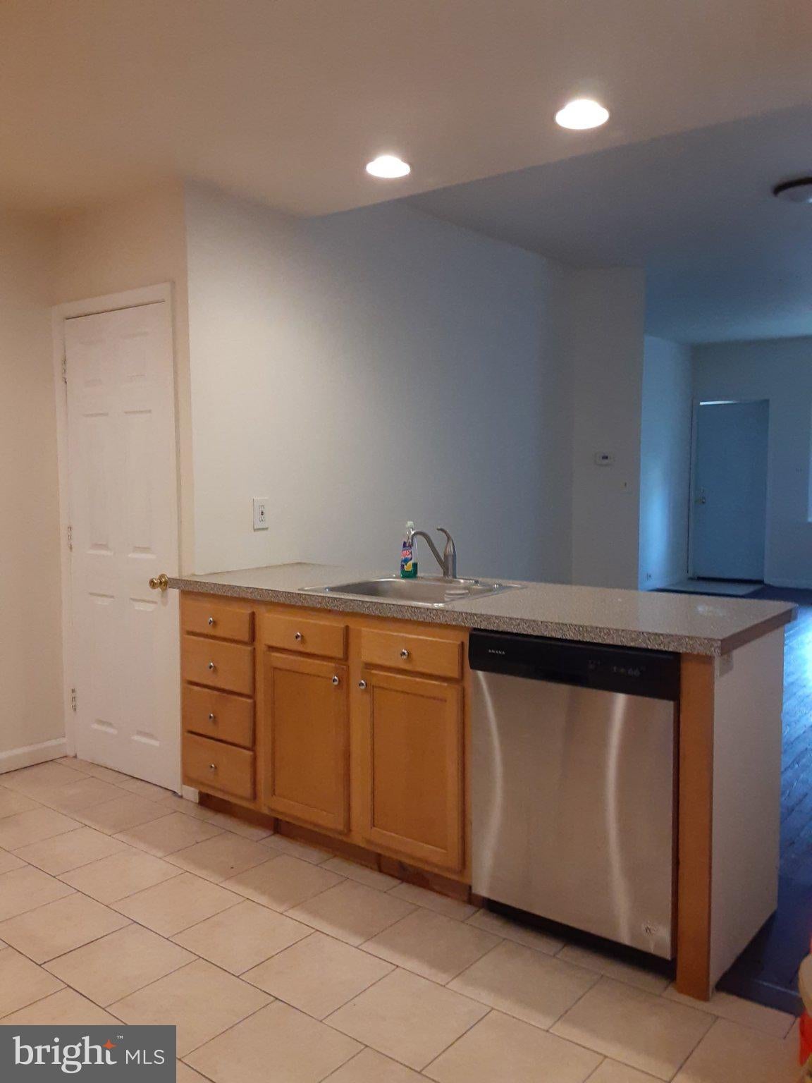 407 W 24TH STREET