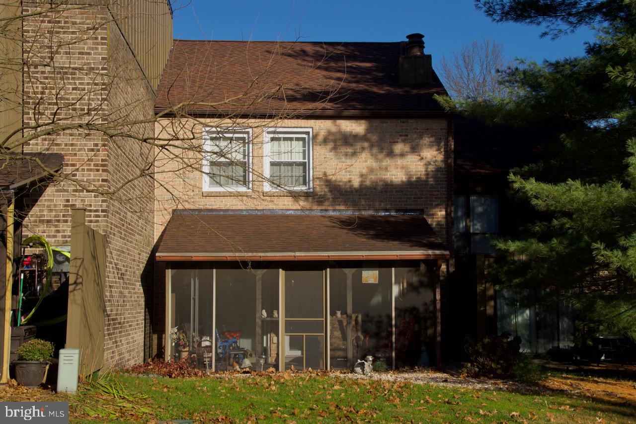 FLYING HILLS - Residential