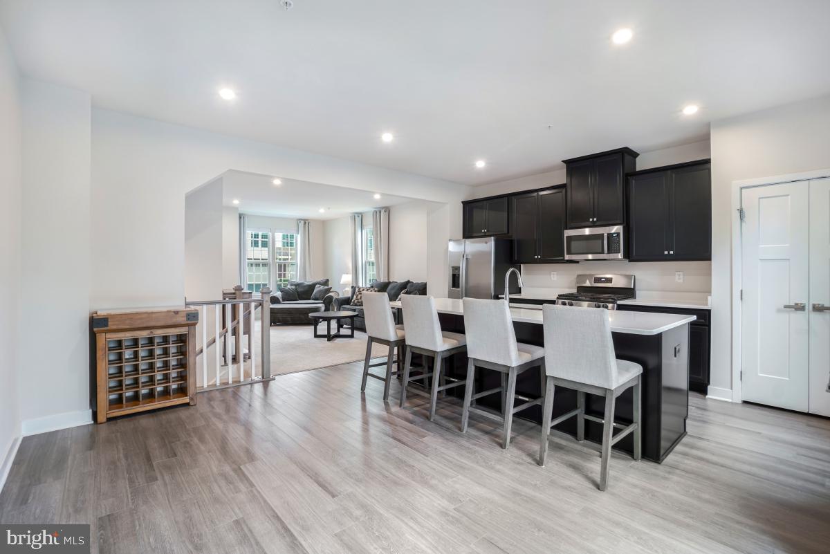 LAKE LINGANORE - Residential