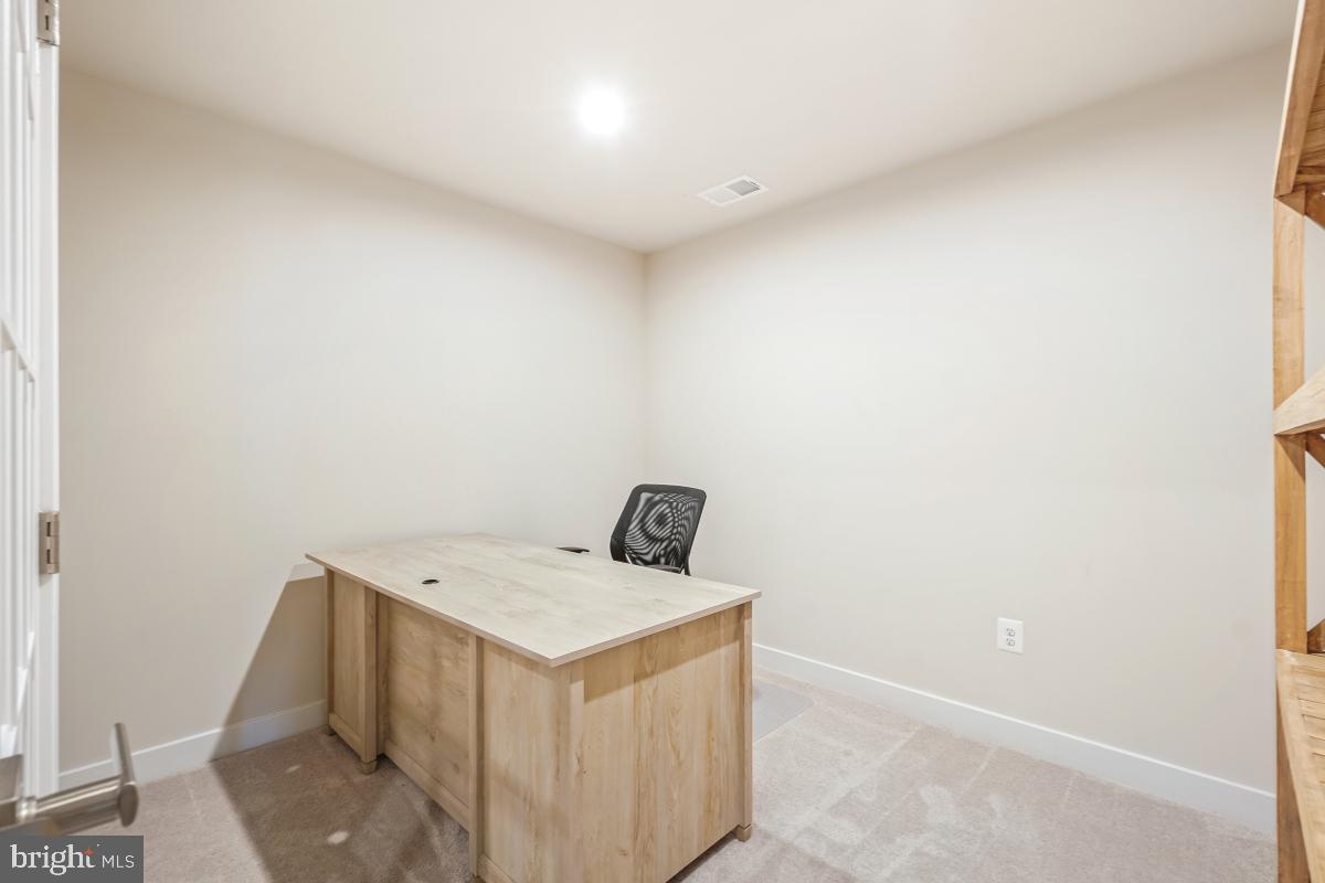 LAKE LINGANORE - Residential