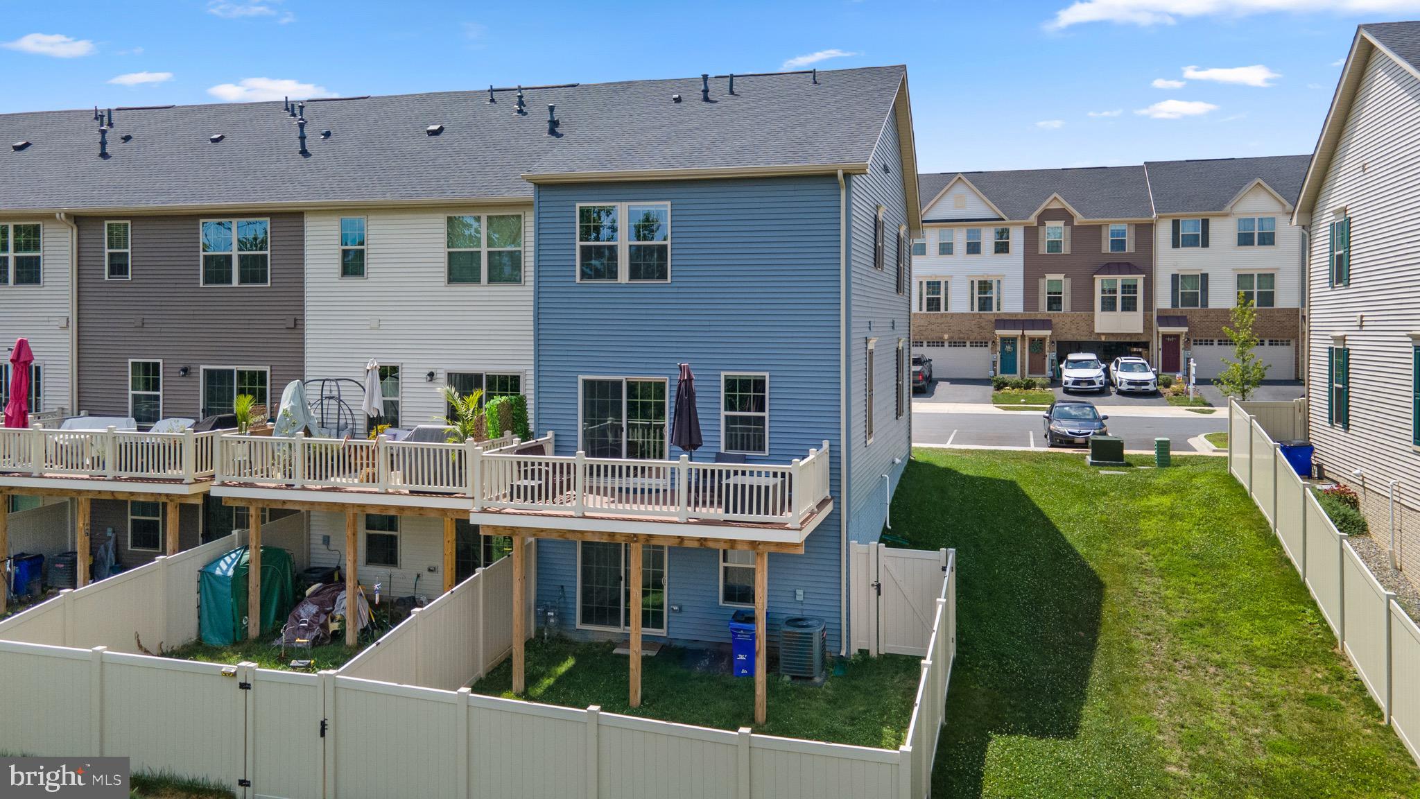 LAKE LINGANORE - Residential