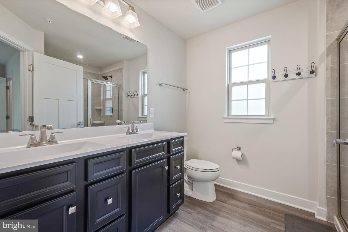 LAKE LINGANORE - Residential