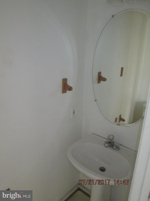 BOSTON COURTS - Residential