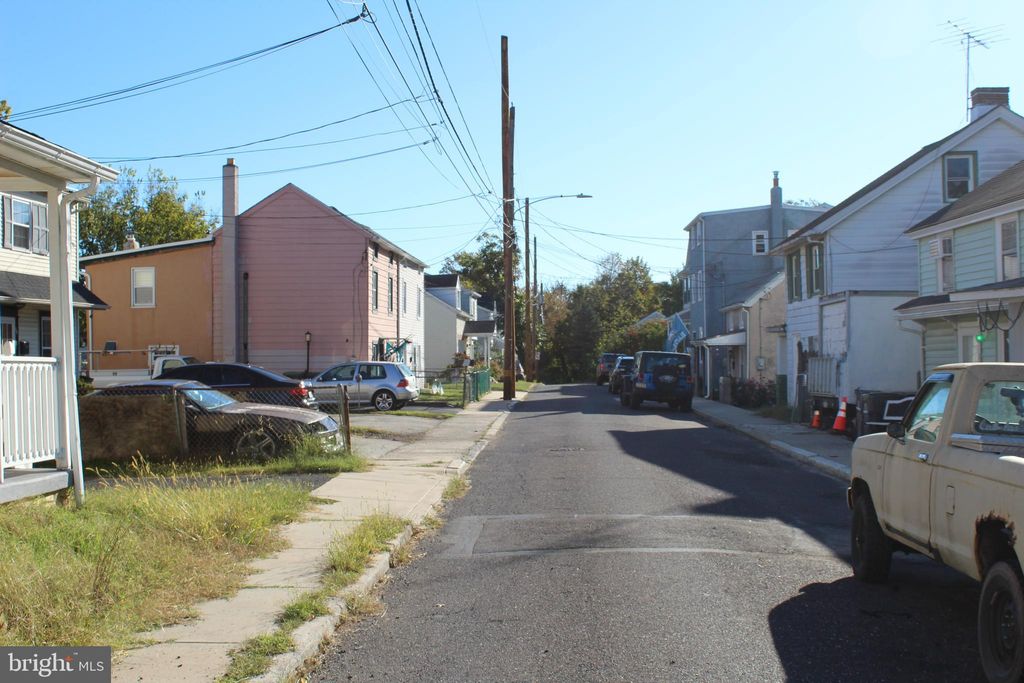 Photo of 47 E Grant Street, PHOENIXVILLE, PA 19460 (MLS # PACT2107970)