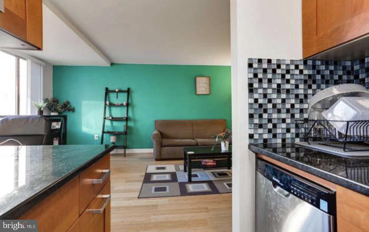 1111 ARLINGTON BOULEVARD 825