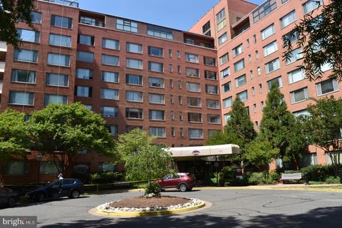 Condo For Rent - 1111 Arlington Boulevard #825<br/> ARLINGTON, VA 22209
