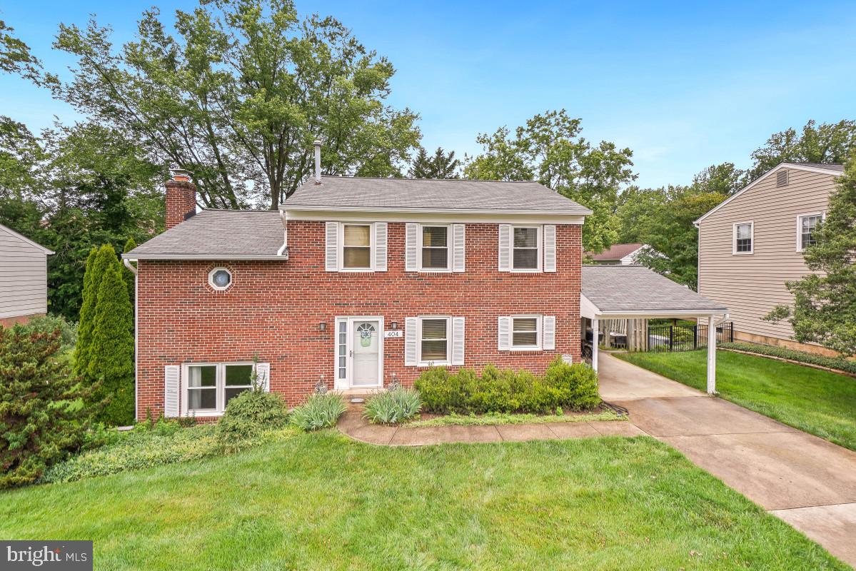 404 TAPAWINGO ROAD SE