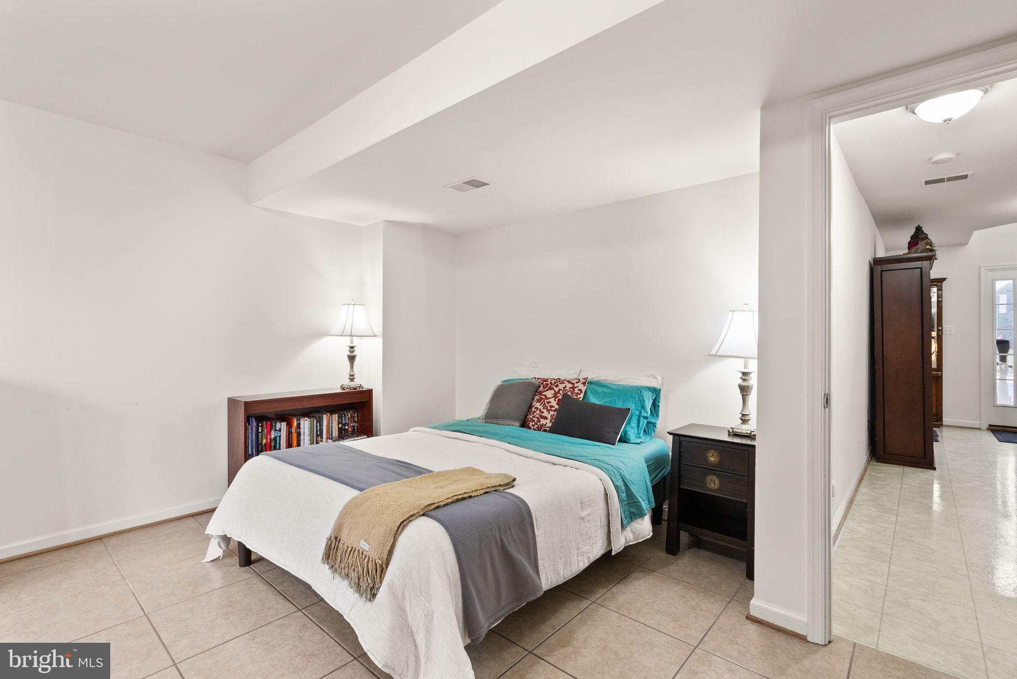 TOWNES OF VANDERBILT - Residential