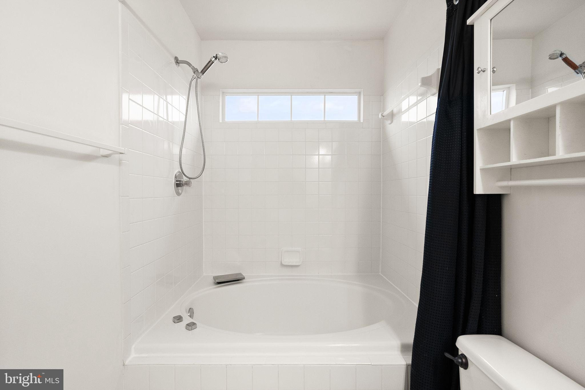 TOWNES OF VANDERBILT - Residential