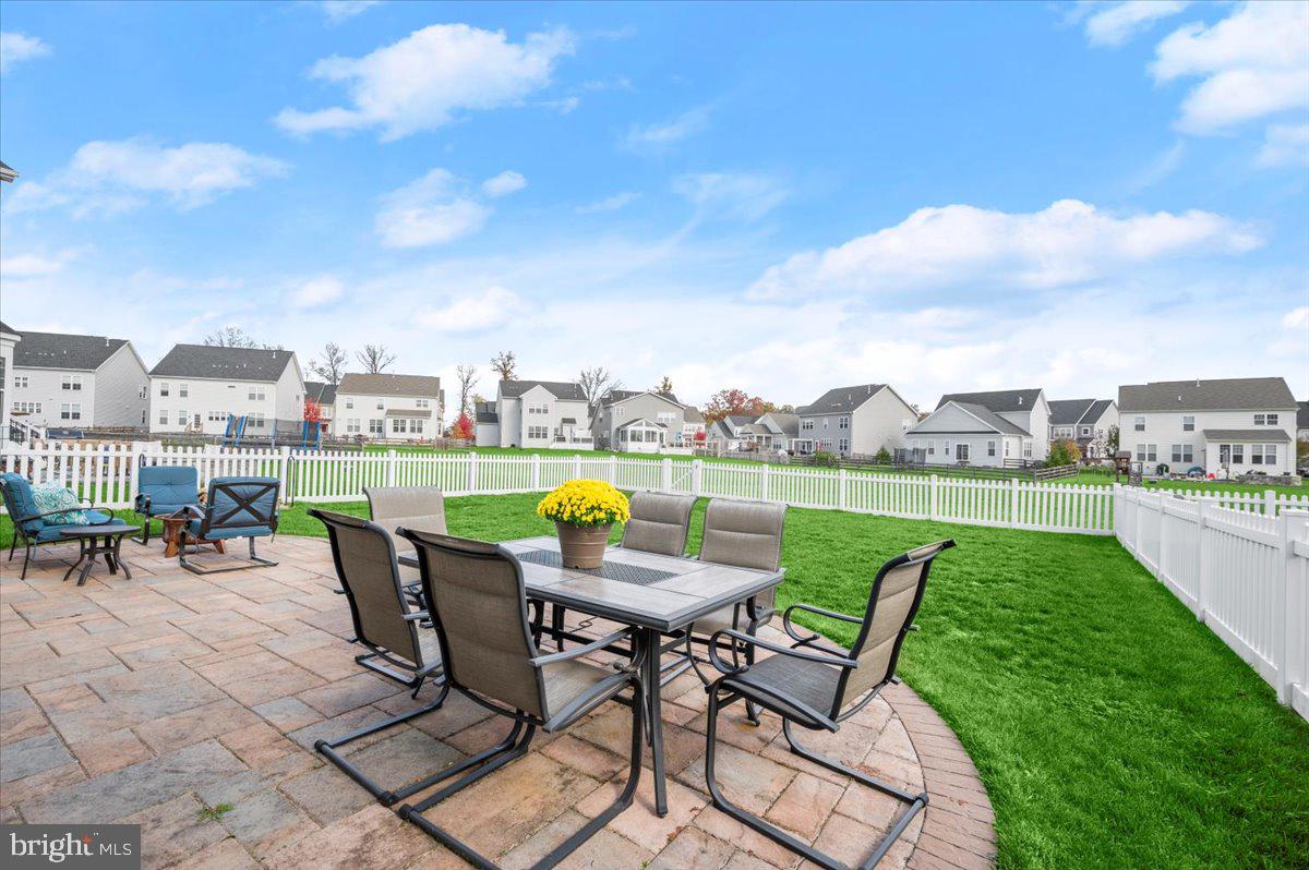 MAYFAIR - Residential