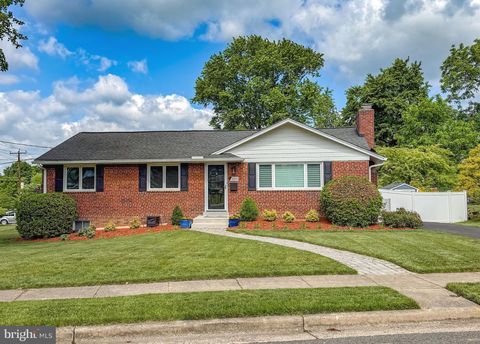 Photo of 500 N Naylor Street N, ALEXANDRIA, VA 22304 (MLS # VAAX2060754)