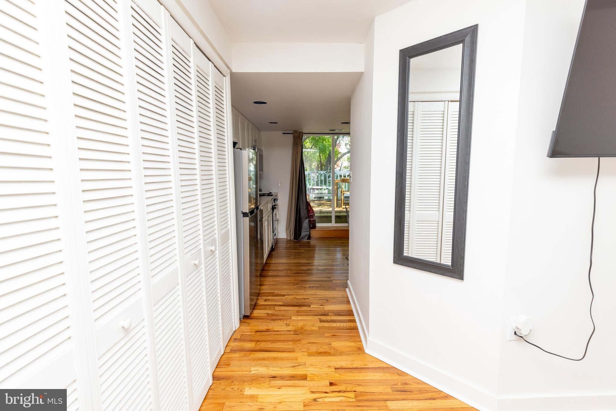 1915 PEMBERTON STREET 3