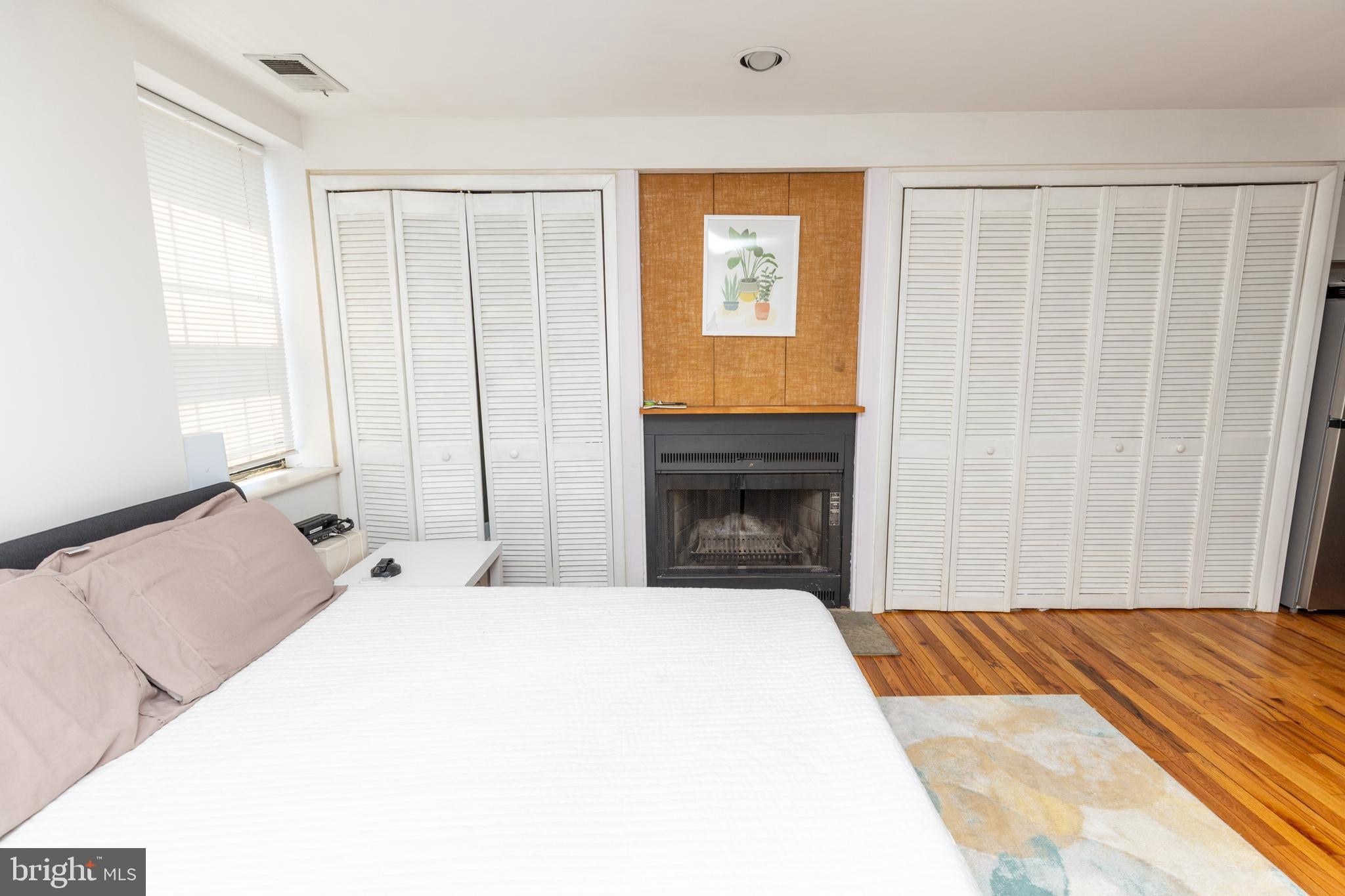 1915 PEMBERTON STREET 3