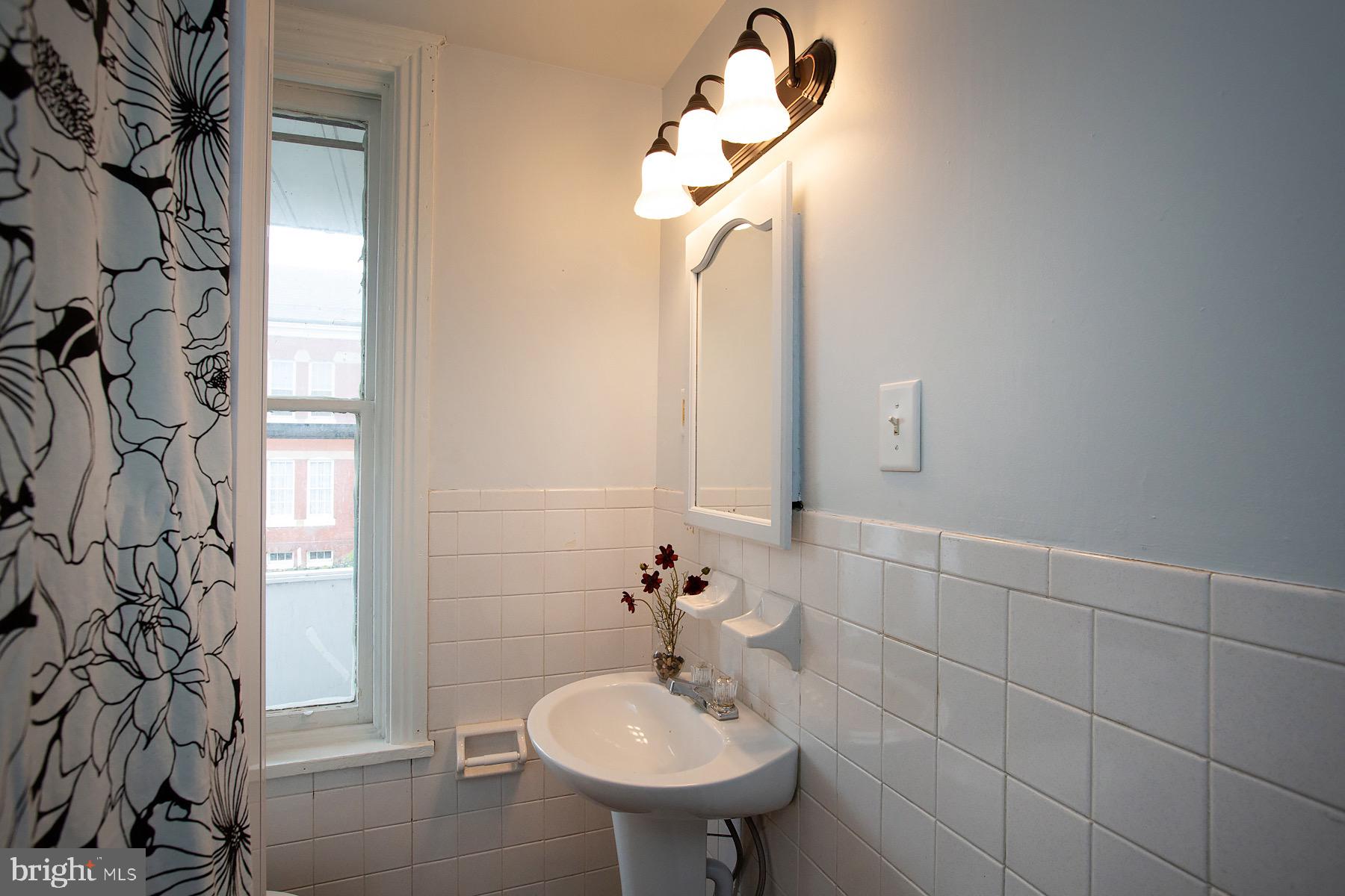 COLUMBIA - Residential Income