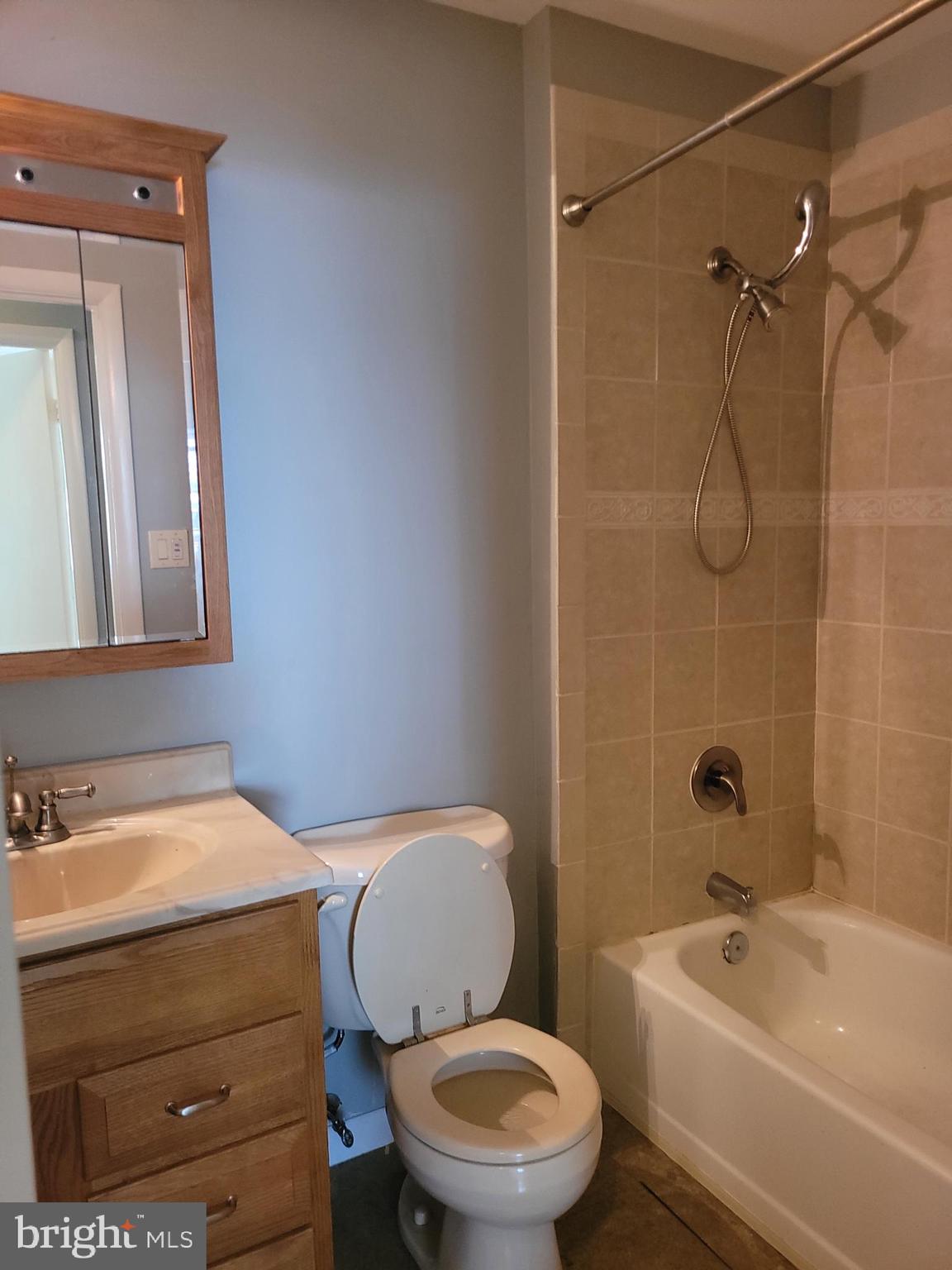 CINNAMON RIDGE CONDO - Residential Lease