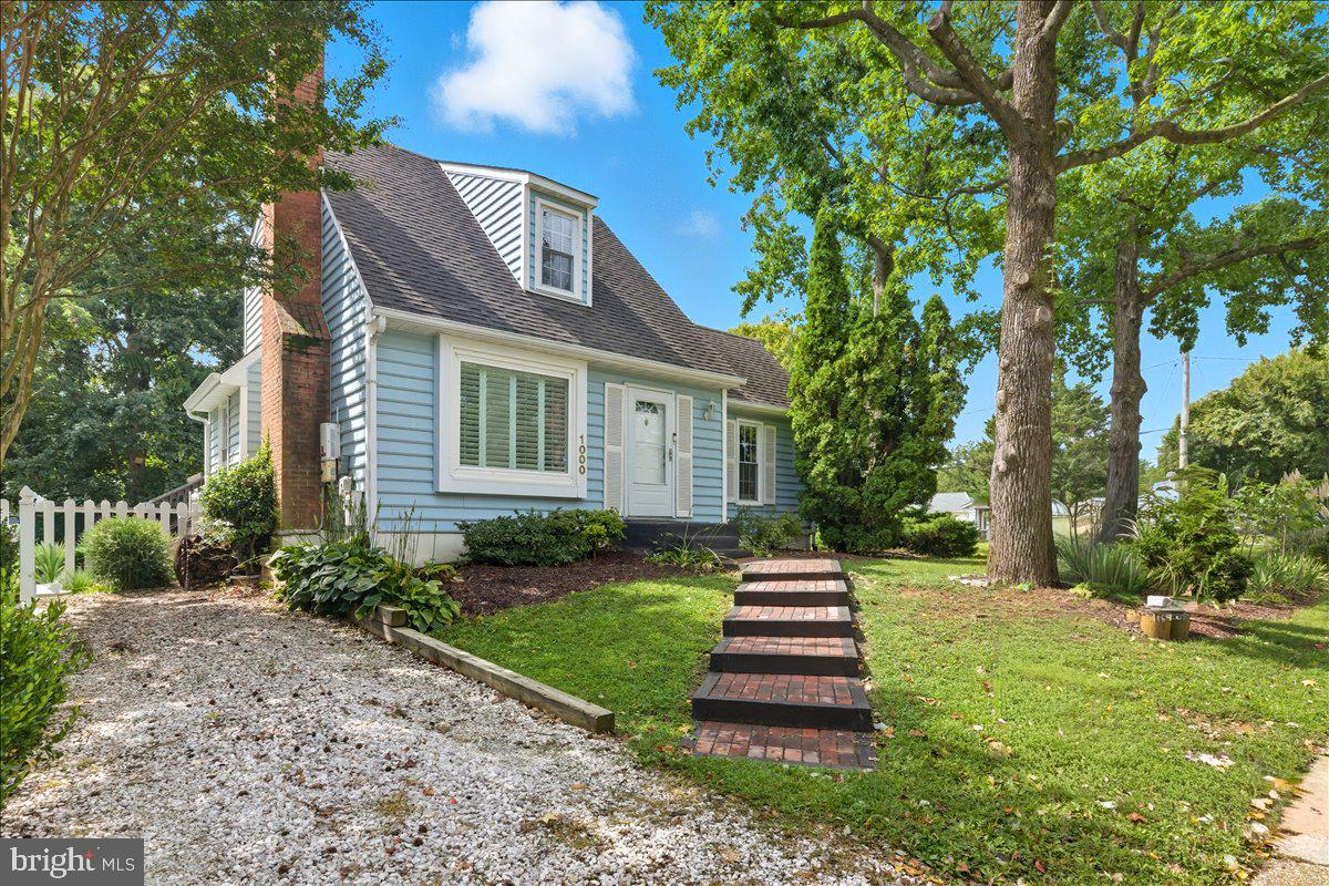 1000 HYDE PARK DRIVE