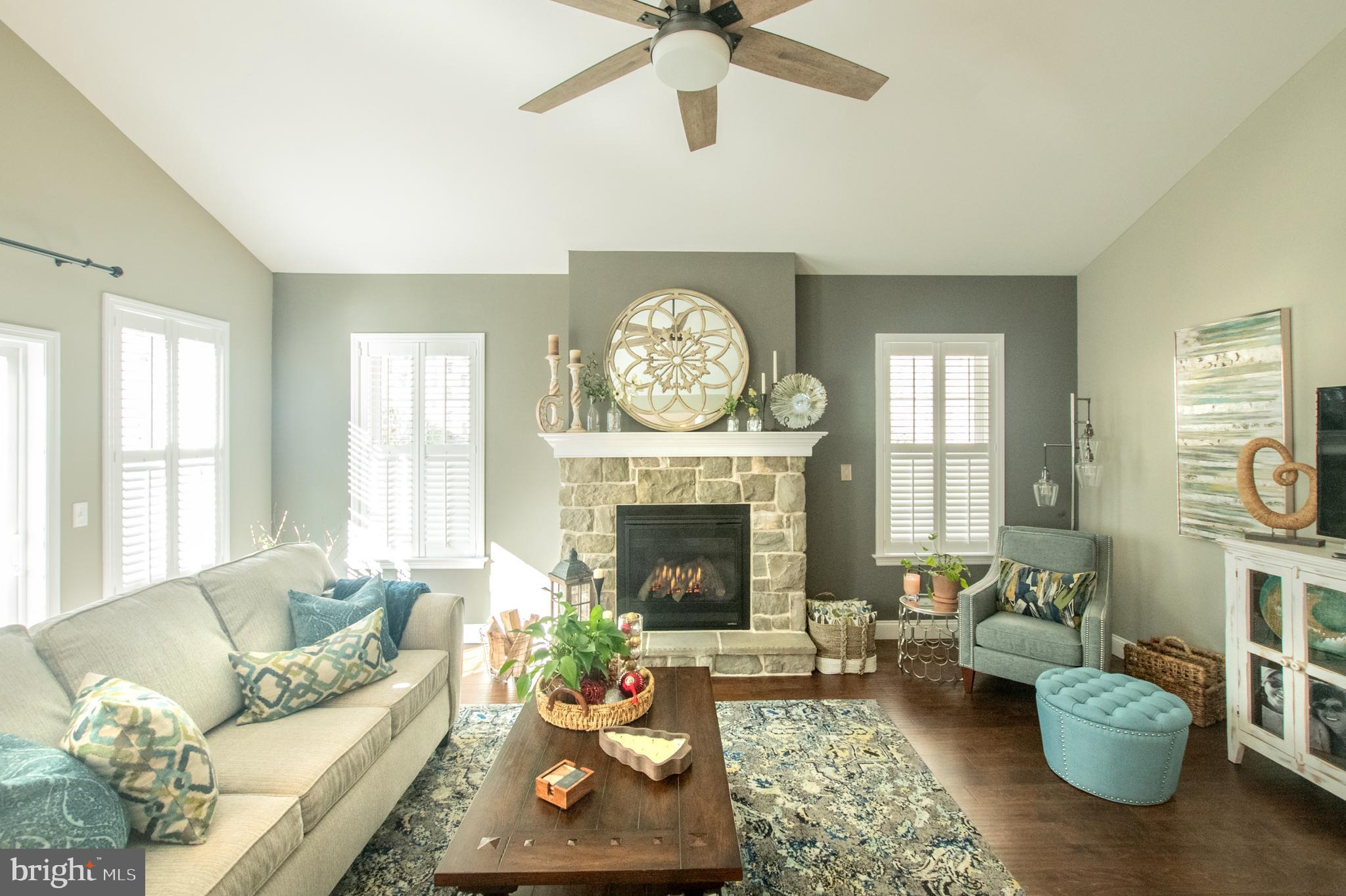 THE WOODS AT ROCK RAYMOND - Residential