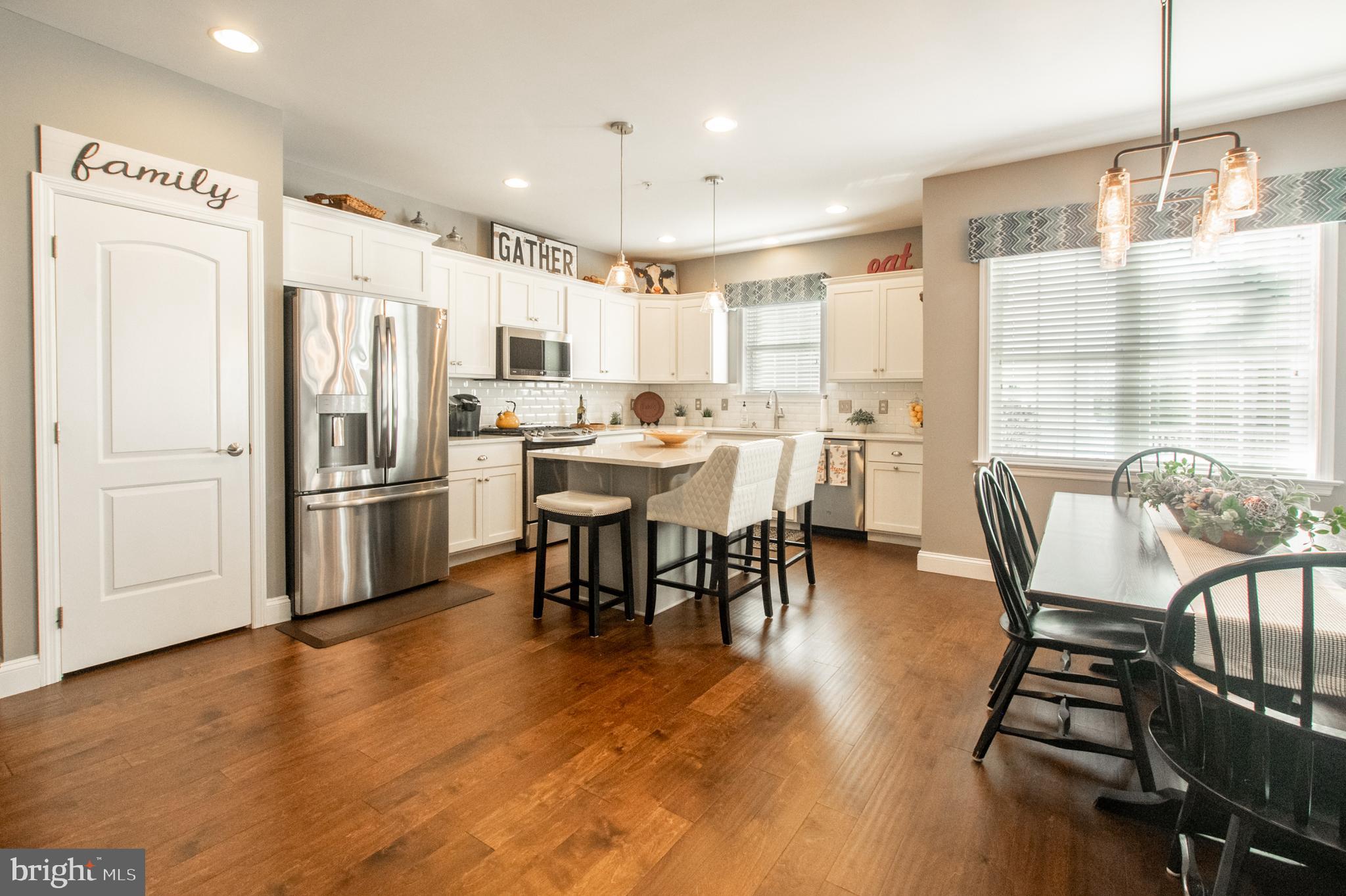 THE WOODS AT ROCK RAYMOND - Residential