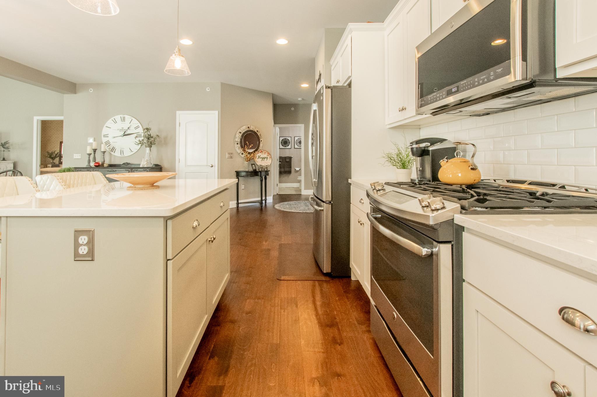 THE WOODS AT ROCK RAYMOND - Residential