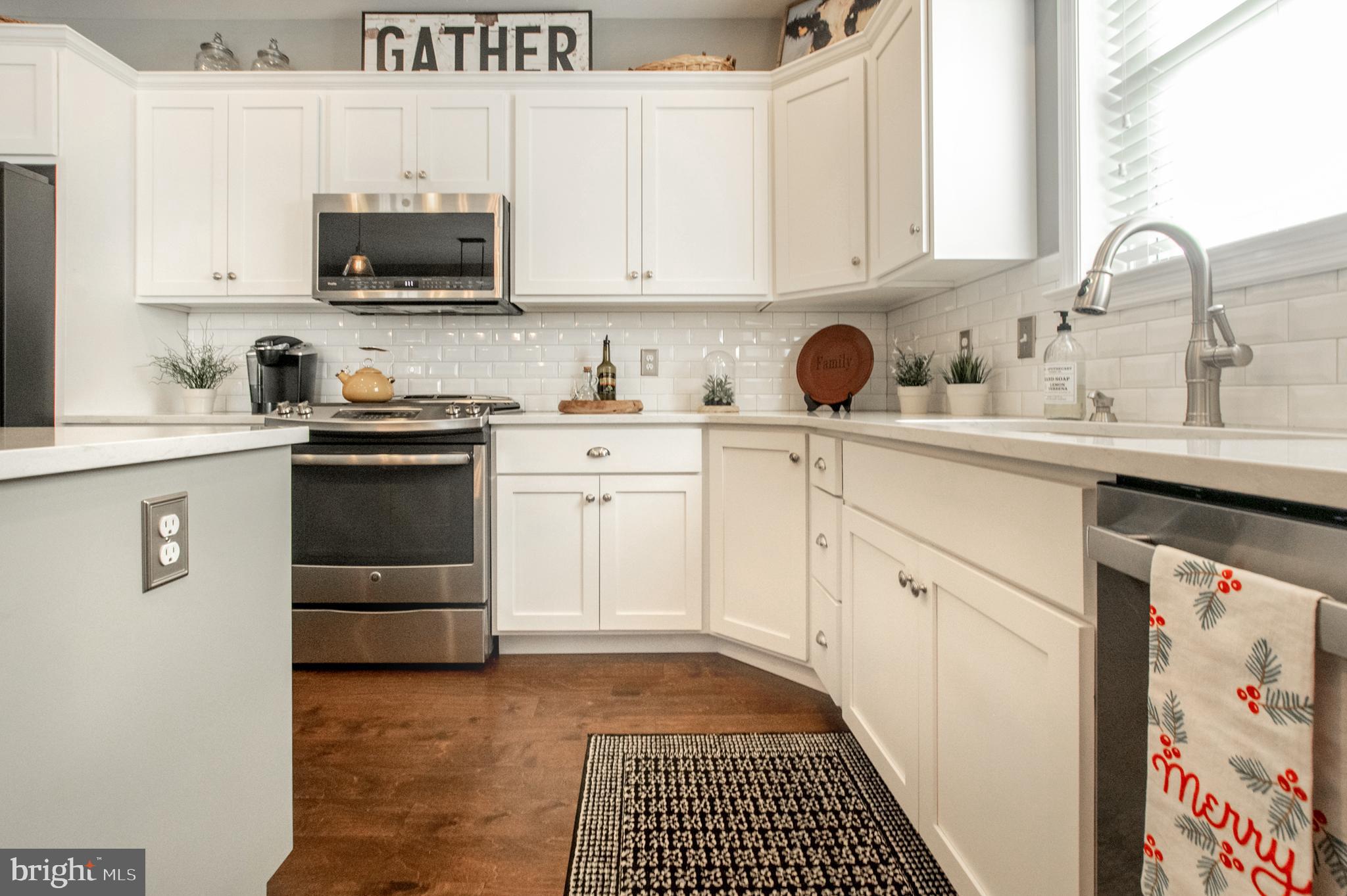 THE WOODS AT ROCK RAYMOND - Residential