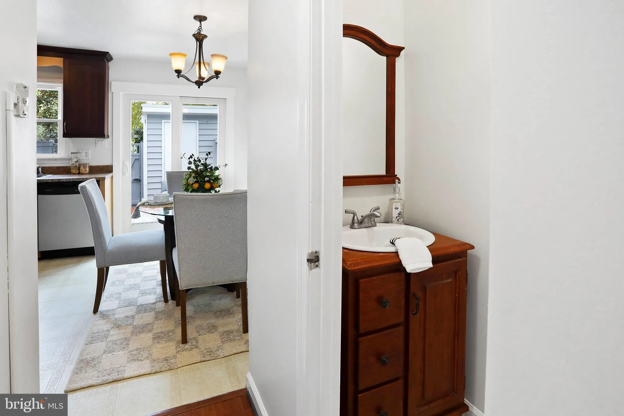 Leesburg, Virginia 20175, United States, 2 Bedrooms Bedrooms, ,2 BathroomsBathrooms,Residential,Active,105055