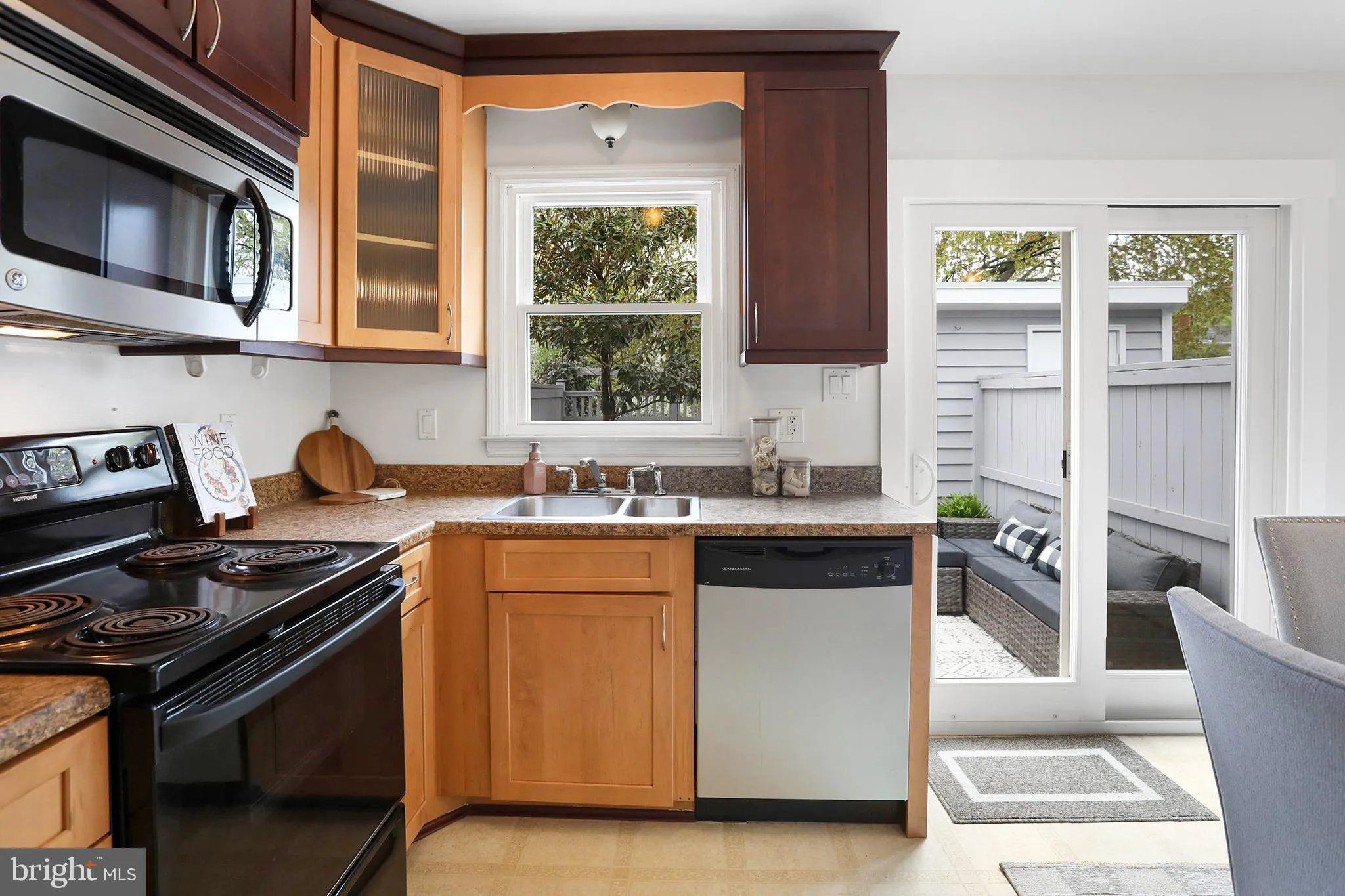 Leesburg, Virginia 20175, United States, 2 Bedrooms Bedrooms, ,2 BathroomsBathrooms,Residential,Active,105055