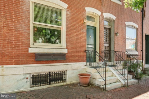 Townhouse For Sale - 2424 Lombard Street<br/> PHILADELPHIA, PA 19146