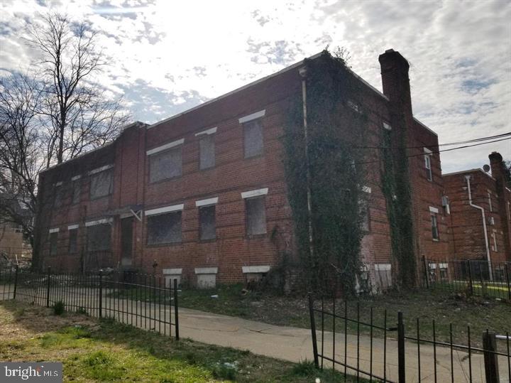 4639 HILLSIDE ROAD SE