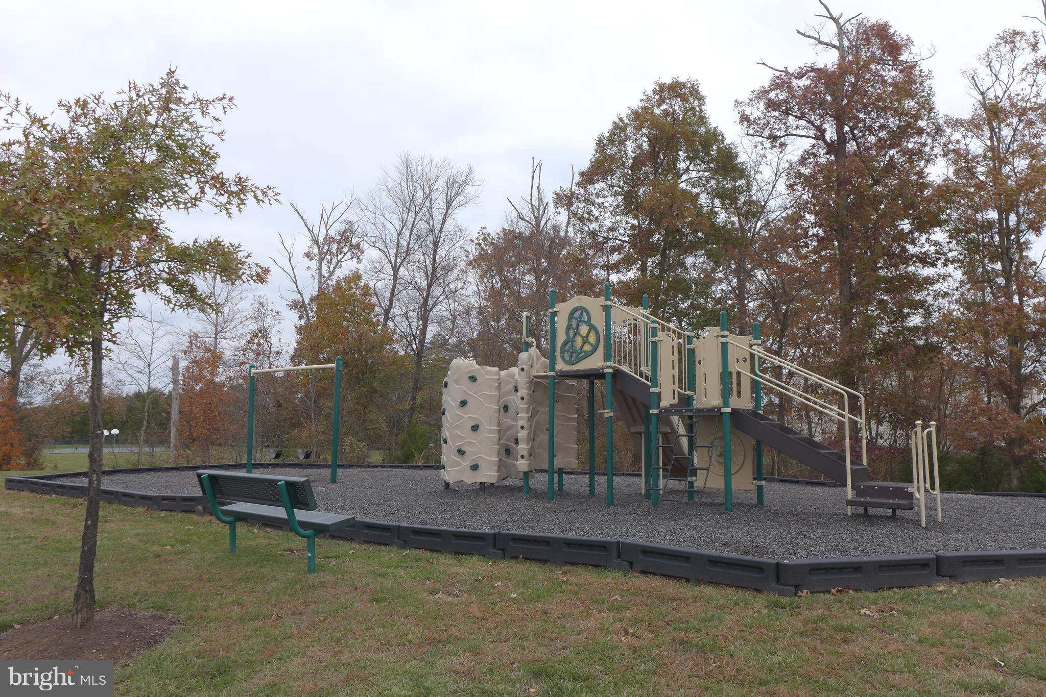 LITTLE RIVER COMMONS - Residential Lease