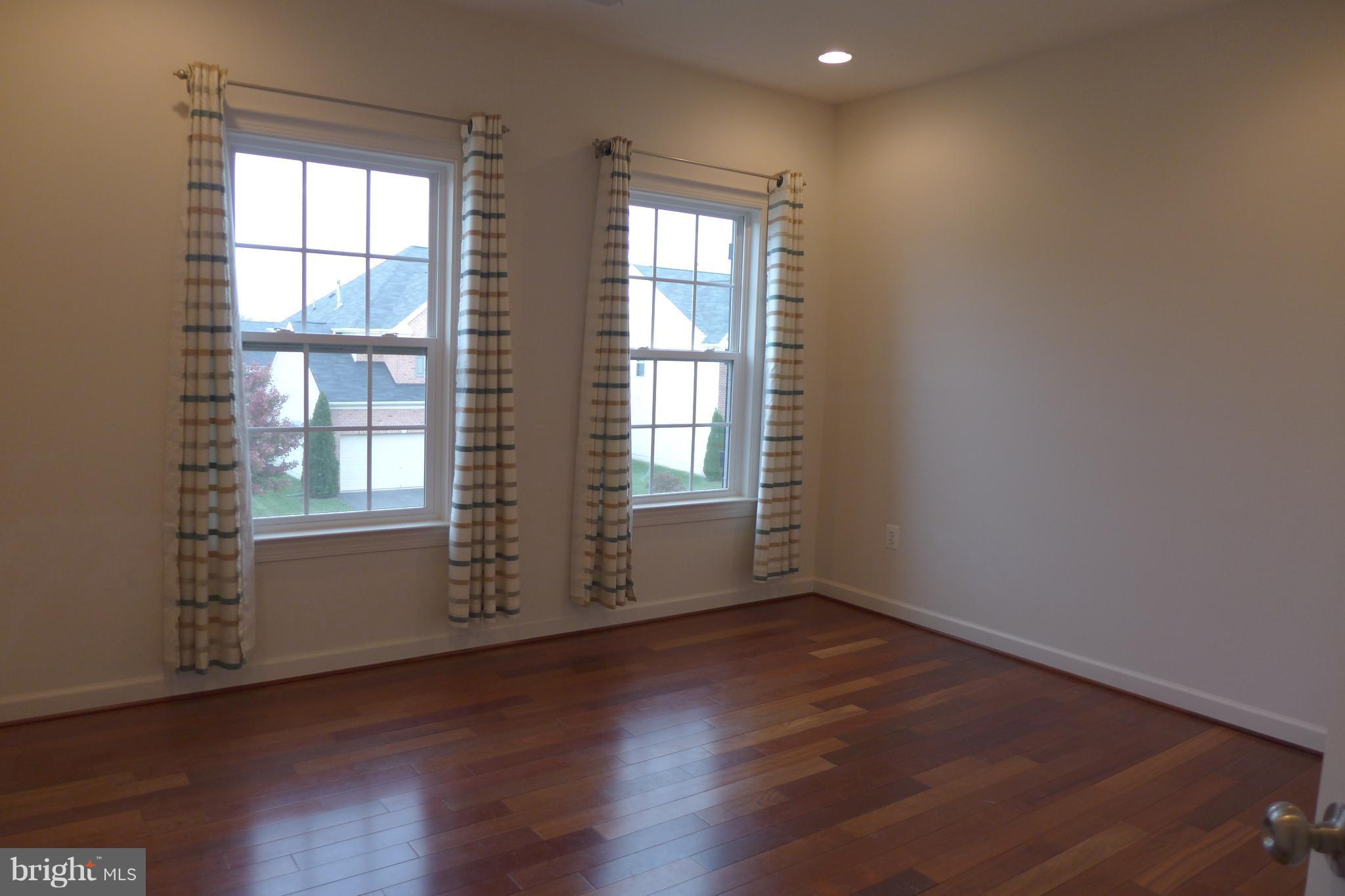 LITTLE RIVER COMMONS - Residential Lease