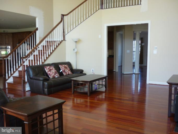 LITTLE RIVER COMMONS - Residential Lease