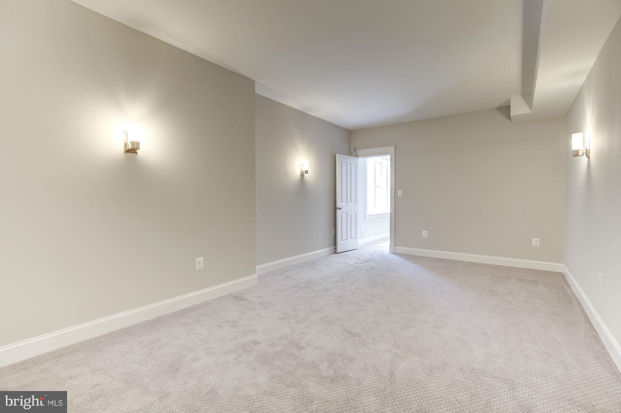 TUCKAHOE VILLAGE - Residential