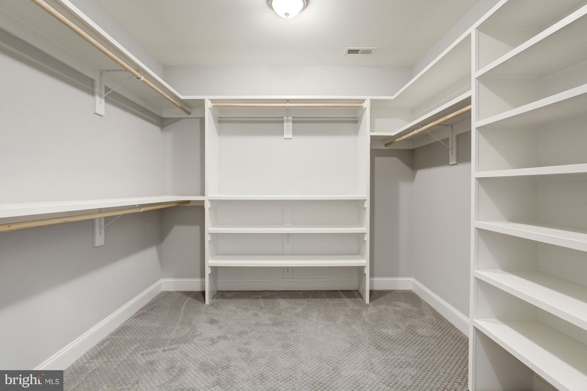 TUCKAHOE VILLAGE - Residential