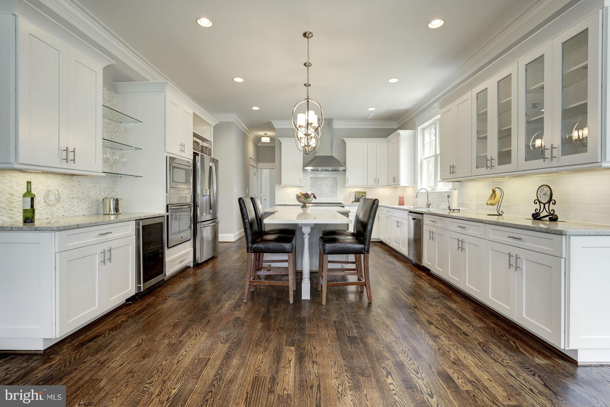 TUCKAHOE VILLAGE - Residential