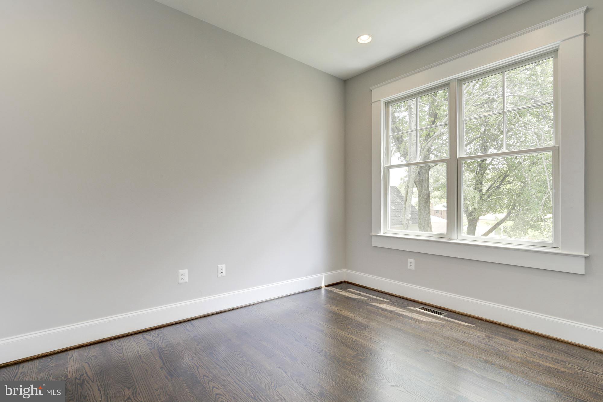 TUCKAHOE VILLAGE - Residential