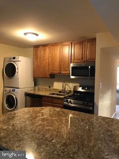 CHELSEA WOODS - Residential Lease