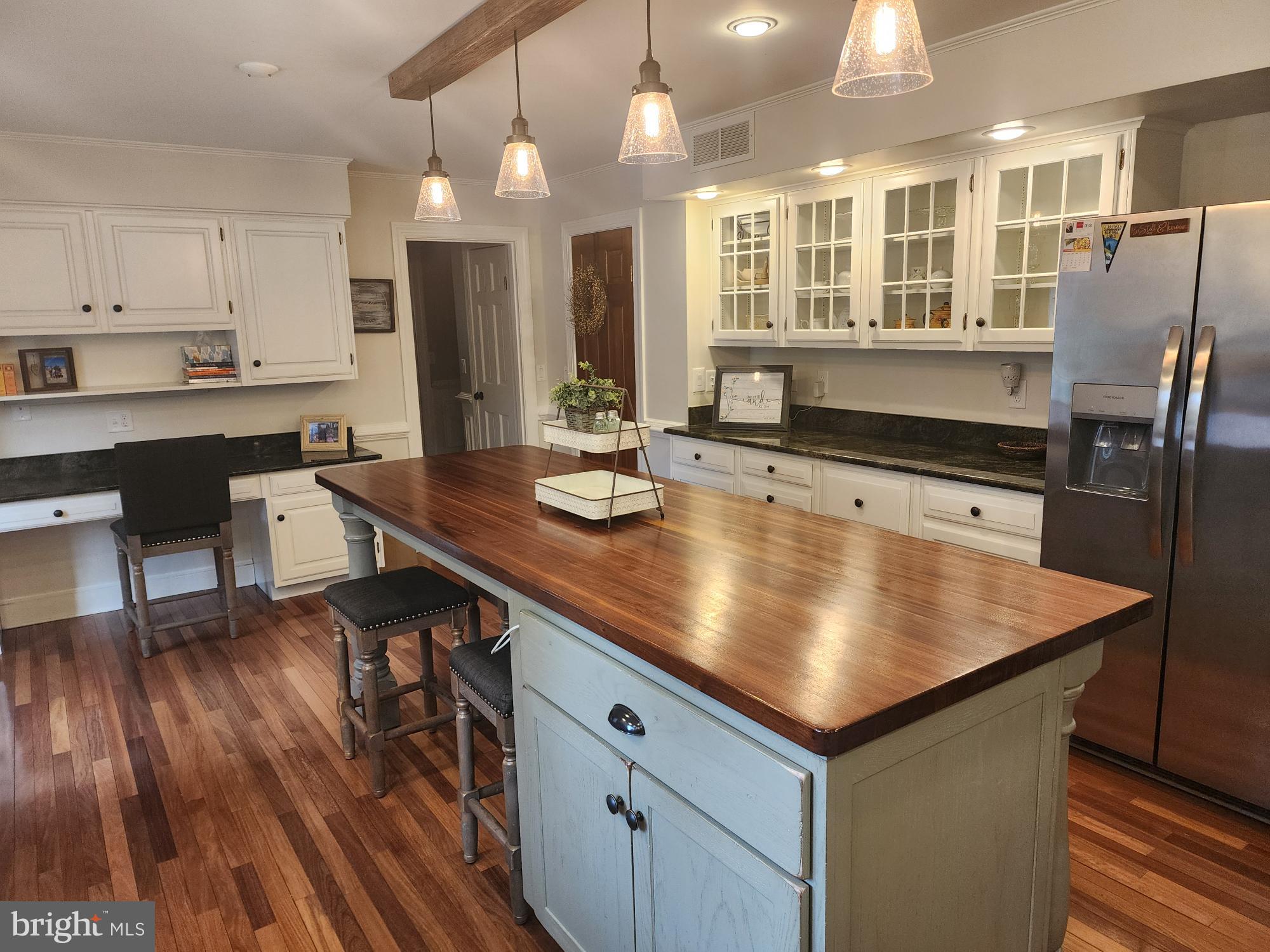 CHATEAU-GAI - Residential