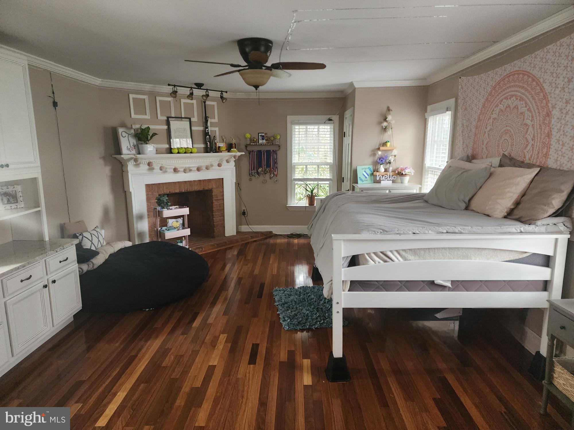 CHATEAU-GAI - Residential