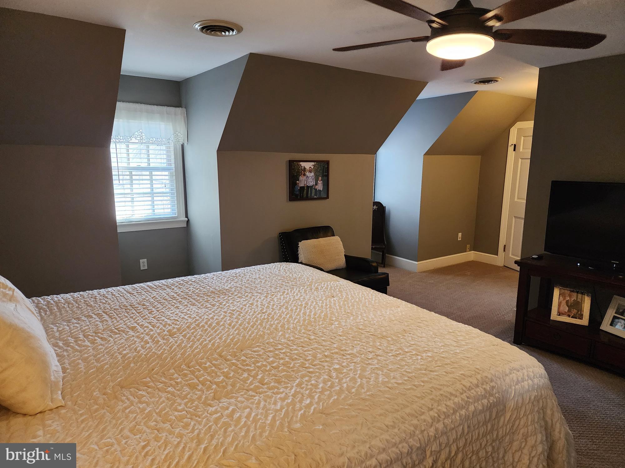 CHATEAU-GAI - Residential