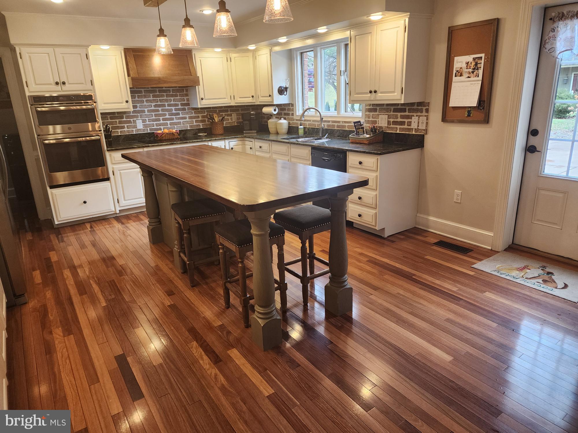 CHATEAU-GAI - Residential