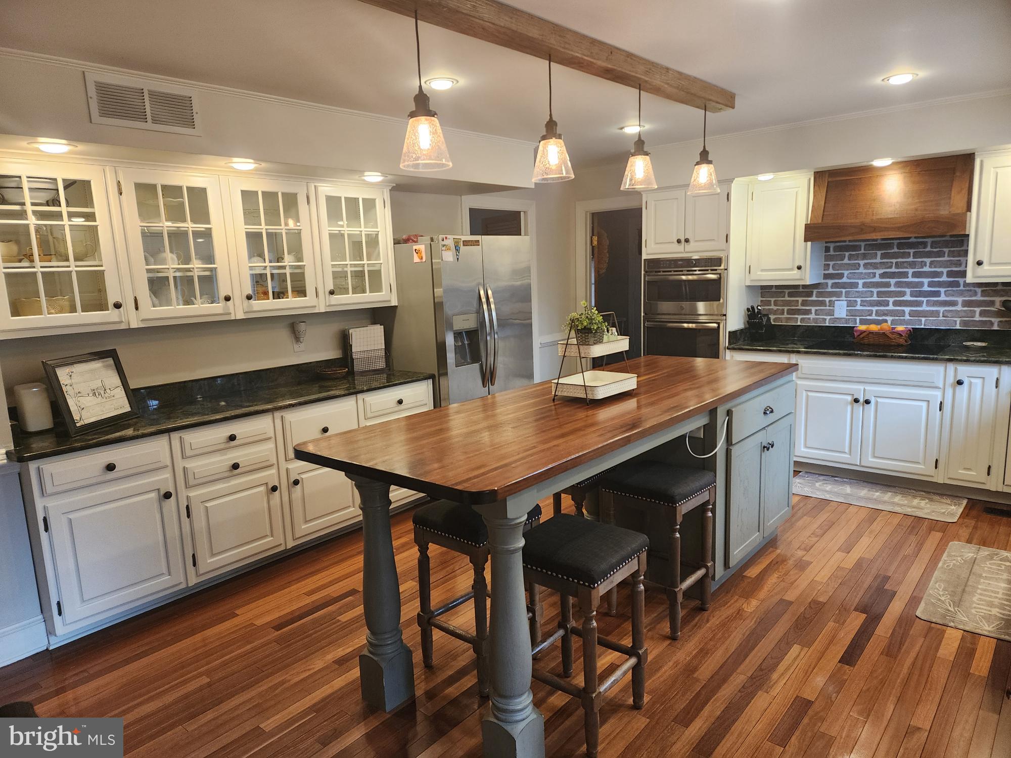 CHATEAU-GAI - Residential