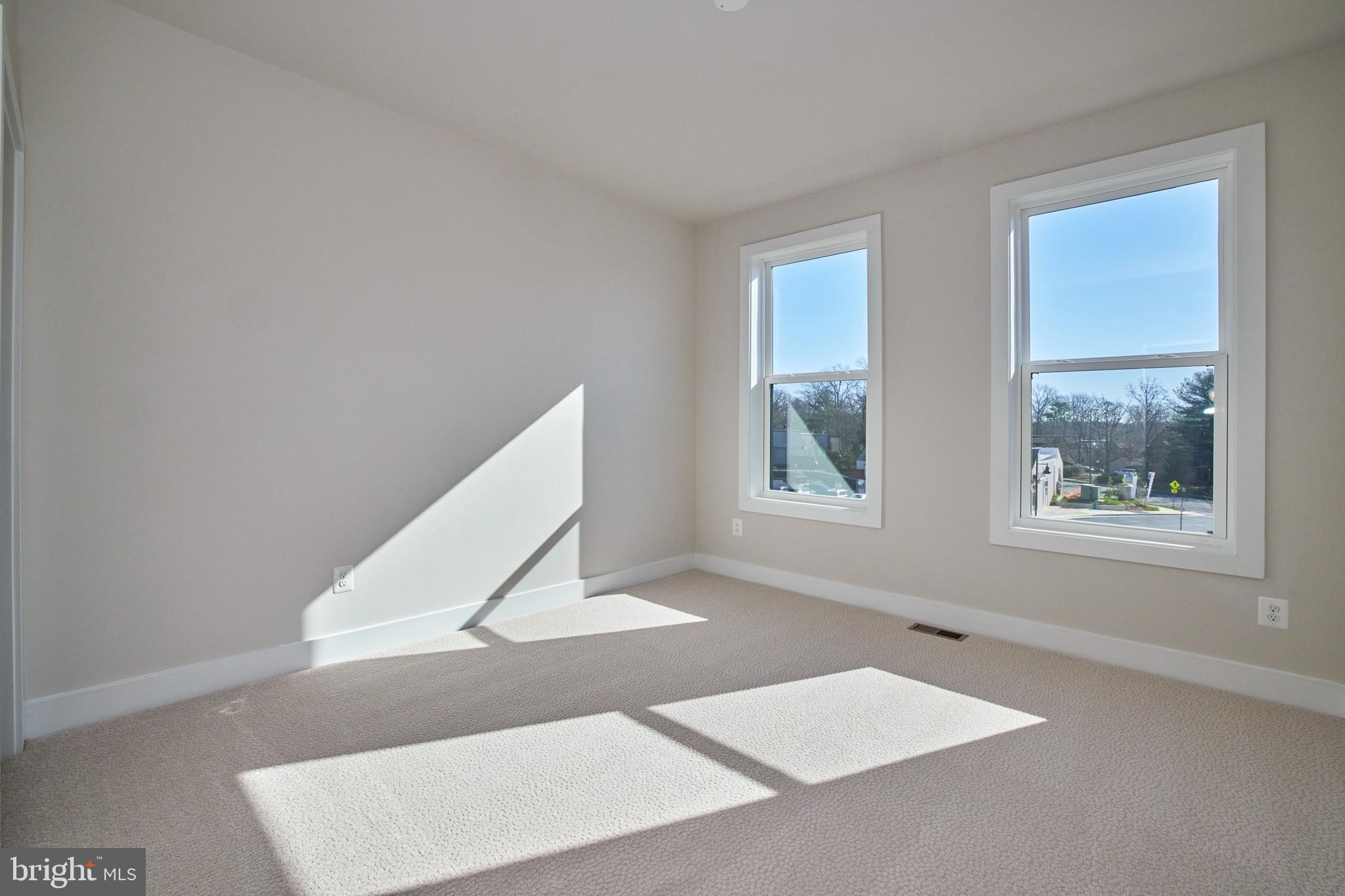 TALL OAKS - Residential